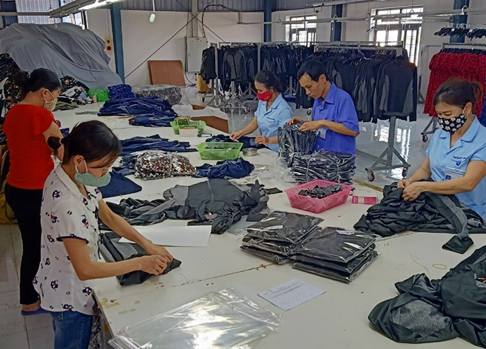 Hanoi businesses prepare for reopening post social-distancing period