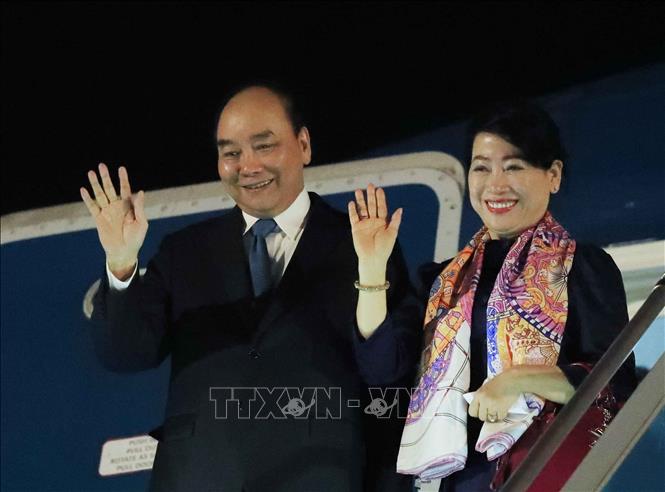 Vietnamese President leaves for Switzerland, Russia visits