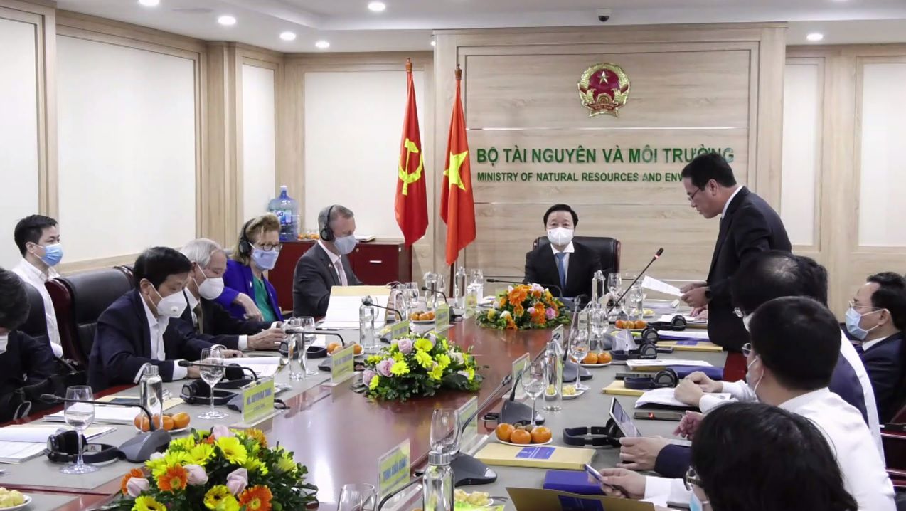 Việt Nam đặt những "viên gạch" đầu tiên hiện thực hóa cam kết ở COP26