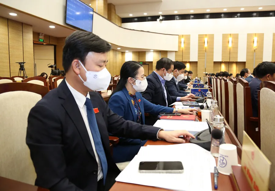 Hà Nội bãi bỏ phí, lệ phí đối với sổ hộ khẩu và sổ tạm trú