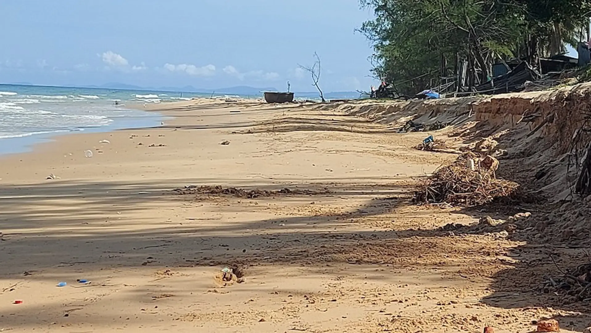 Phú Quốc: Biển Bãi Trường tan nát vì… cát tặc