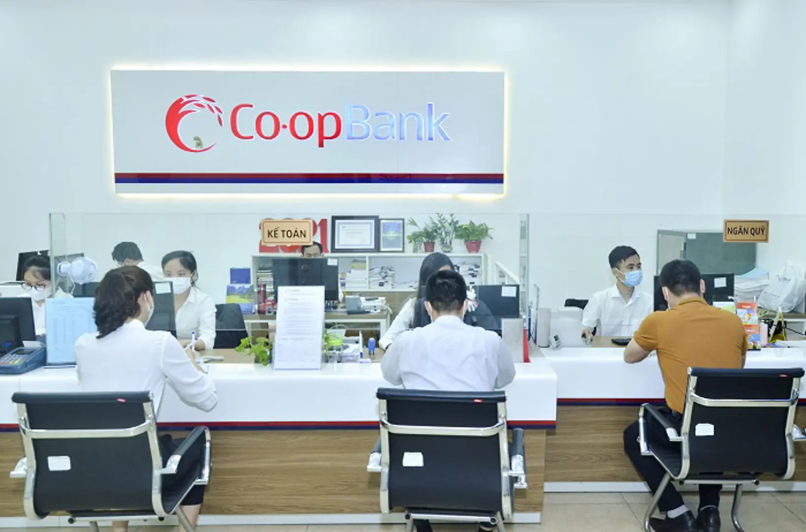 Co-opBank tập trung hỗ trợ quỹ tín dụng nhân dân, khách hàng và doanh nghiệp vượt khó Anh Quân