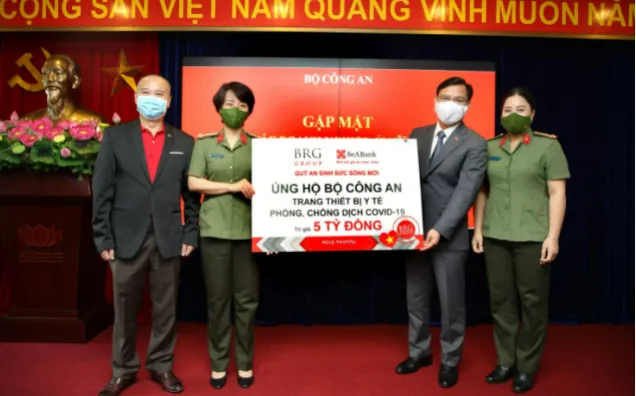 Tập đoàn BRG và Ngân hàng SeABank ủng hộ trang thiết bị y tế phòng chống dịch Covid-19 trị giá 5 tỷ đồng cho Bộ Công an