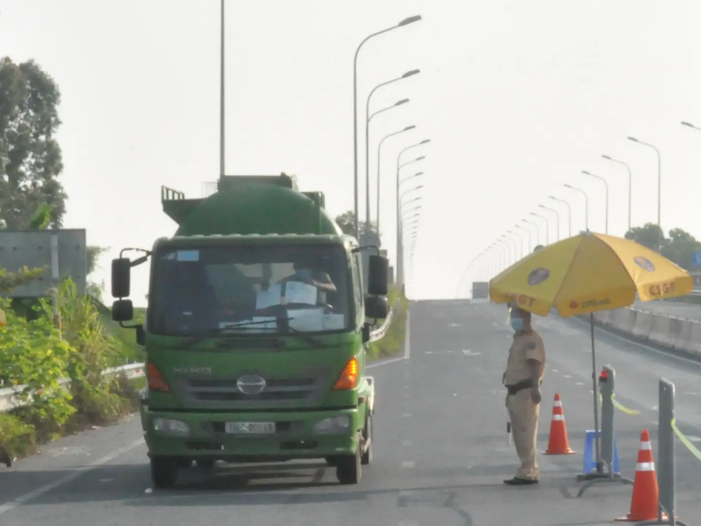 Hà Nội: Các chốt kiểm soát hơn 15.000 lượt người, yêu cầu 1.490 lượt phương tiện quay đầu