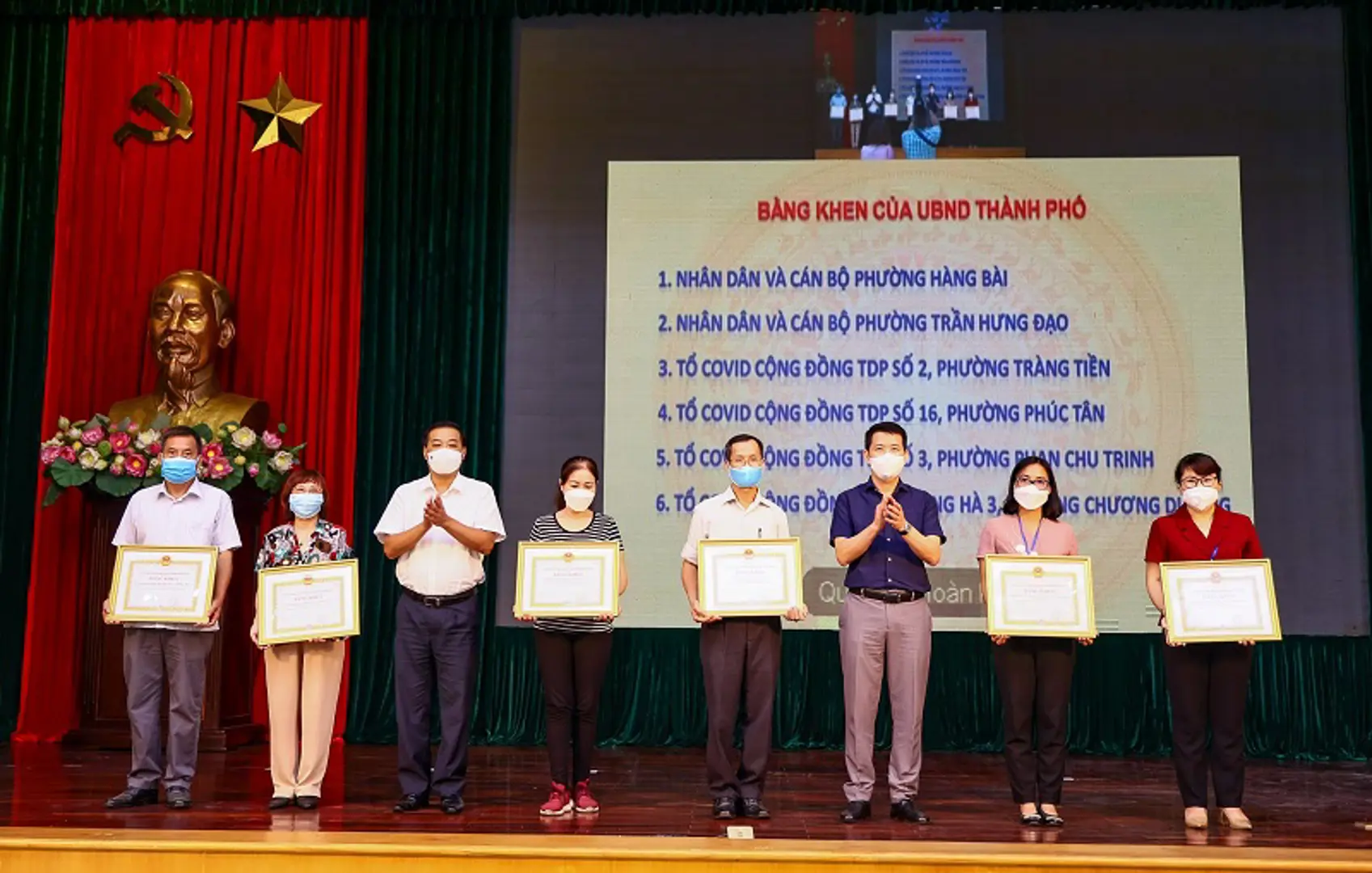 Quận Hoàn Kiếm: Thi đua đặc biệt "Toàn dân đoàn kết, chung sức thi đua phòng, chống và chiến thắng đại dịch Covid-19"