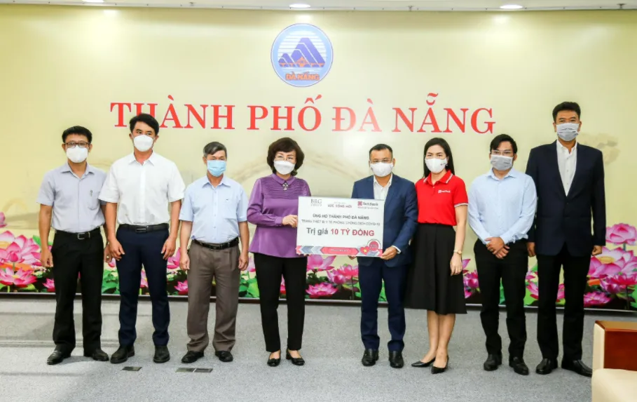 Tập đoàn BRG và Ngân hàng SeABank bàn giao trang thiết bị y tế phòng chống dịch Covid-19 trị giá 10 tỷ đồng cho thành phố Đà Nẵng