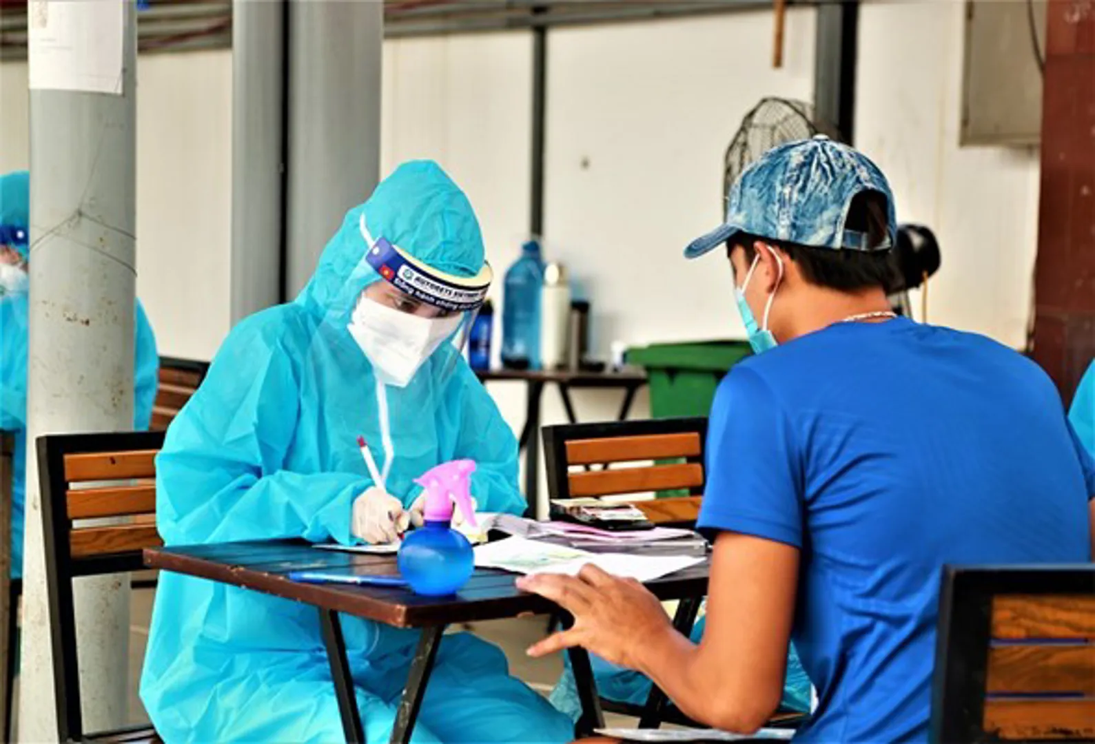 Khách đi máy bay, tàu hỏa không phải kê khai cam kết phòng, chống dịch Covid-19