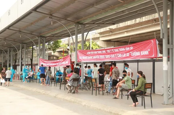 Hà Nội bổ sung 4 điểm test nhanh Covid-19 cho lái xe chở hàng hóa