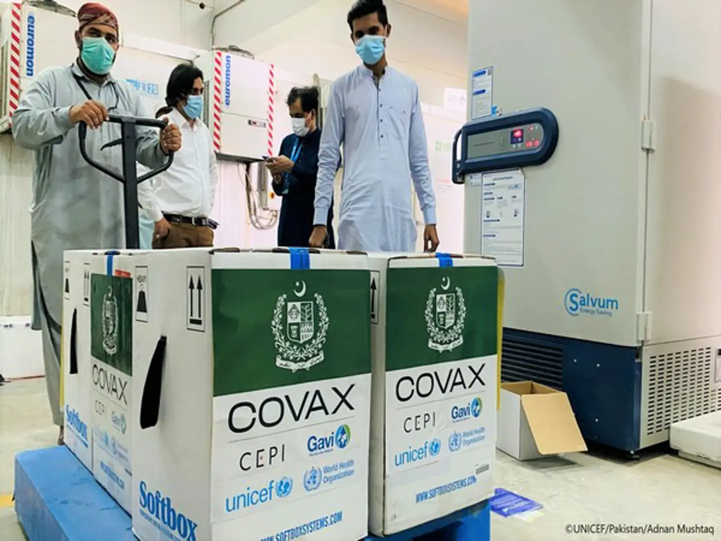 COVAX giảm 30% mục tiêu phân phối vaccine cho nước nghèo