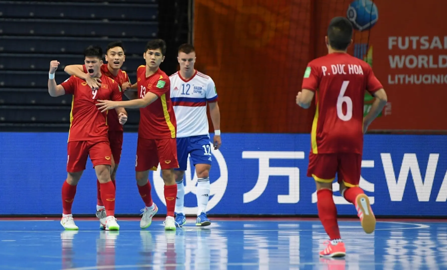 ĐT futsal Nga 3 - 2 ĐT futsal Việt Nam: Tinh thần quả cảm của Việt Nam