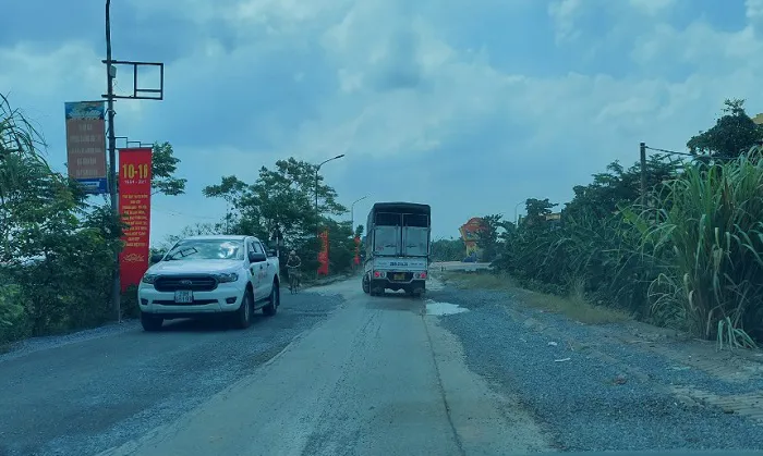 [Bạn đọc viết] Đường xuống cấp, sửa mãi vẫn chưa lên cấp