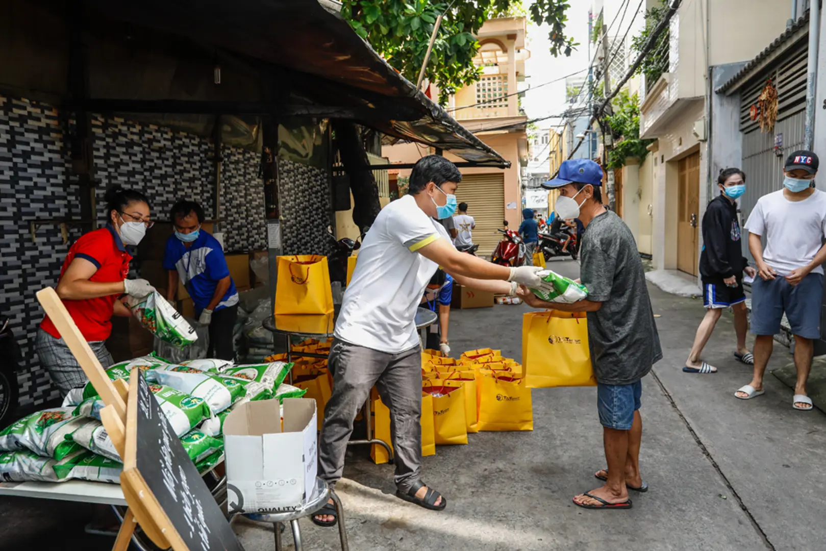 T&T Group dành 30 tỷ đồng tặng quà cho người dân TP Hồ Chí Minh