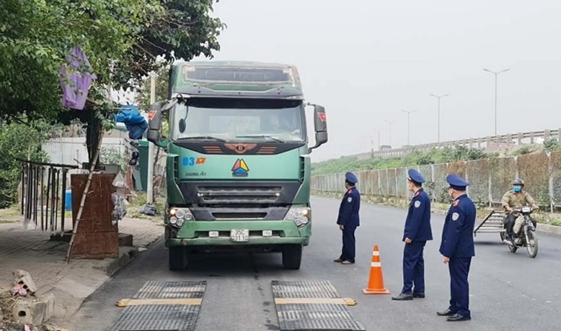 Tái phát vấn nạn xe quá khổ, quá tải