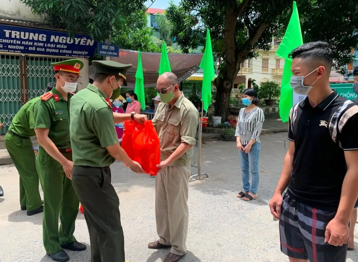 Công an Hà Nội thông báo về việc rà soát người dân có nguyện vọng về quê và trở lại Thủ đô