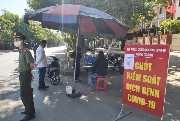 Nghệ An: Nhiều trường hợp phải nộp phạt vì đi ra khỏi nhà khi không cần thiết