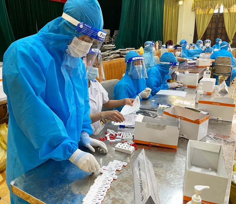 Cả nước thêm 4.892 ca nhiễm mới, tăng nhiều ổ dịch tại các địa phương