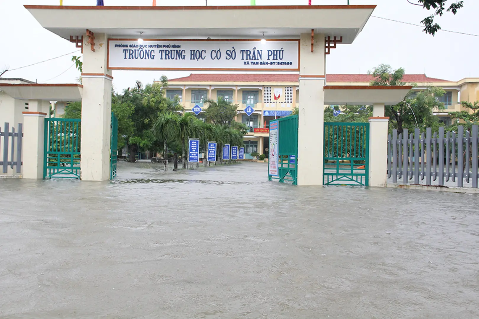 Quảng Nam: Mưa lớn kéo dài, học sinh toàn tỉnh nghỉ học