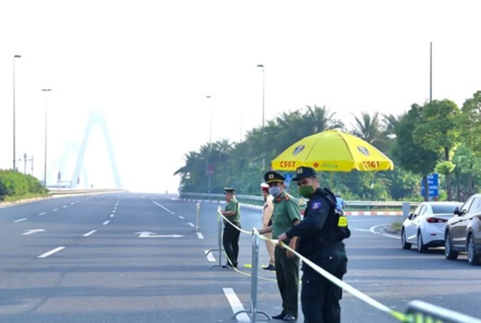 Hà Nội: Các chốt phòng dịch kiểm soát gần 21.000 lượt phương tiện ra vào nội đô