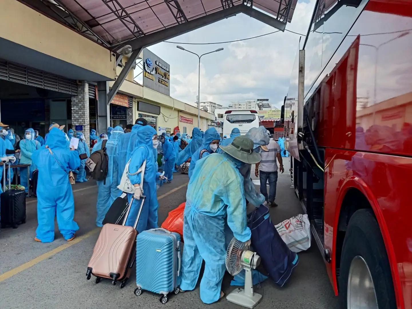 Hãng xe khách Phương Trang hỗ trợ đưa 650 công dân từ Đồng Nai về quê Phú Yên tránh dịch Covid-19