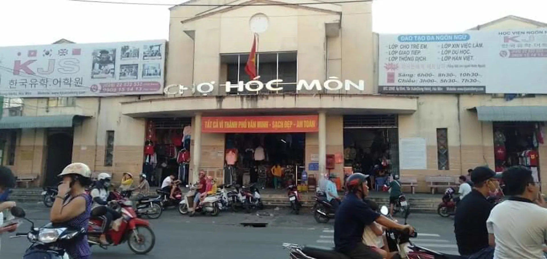 TP Hồ Chí Minh: Chợ Hóc Môn mở cửa trở lại sau gần một tháng dừng hoạt động