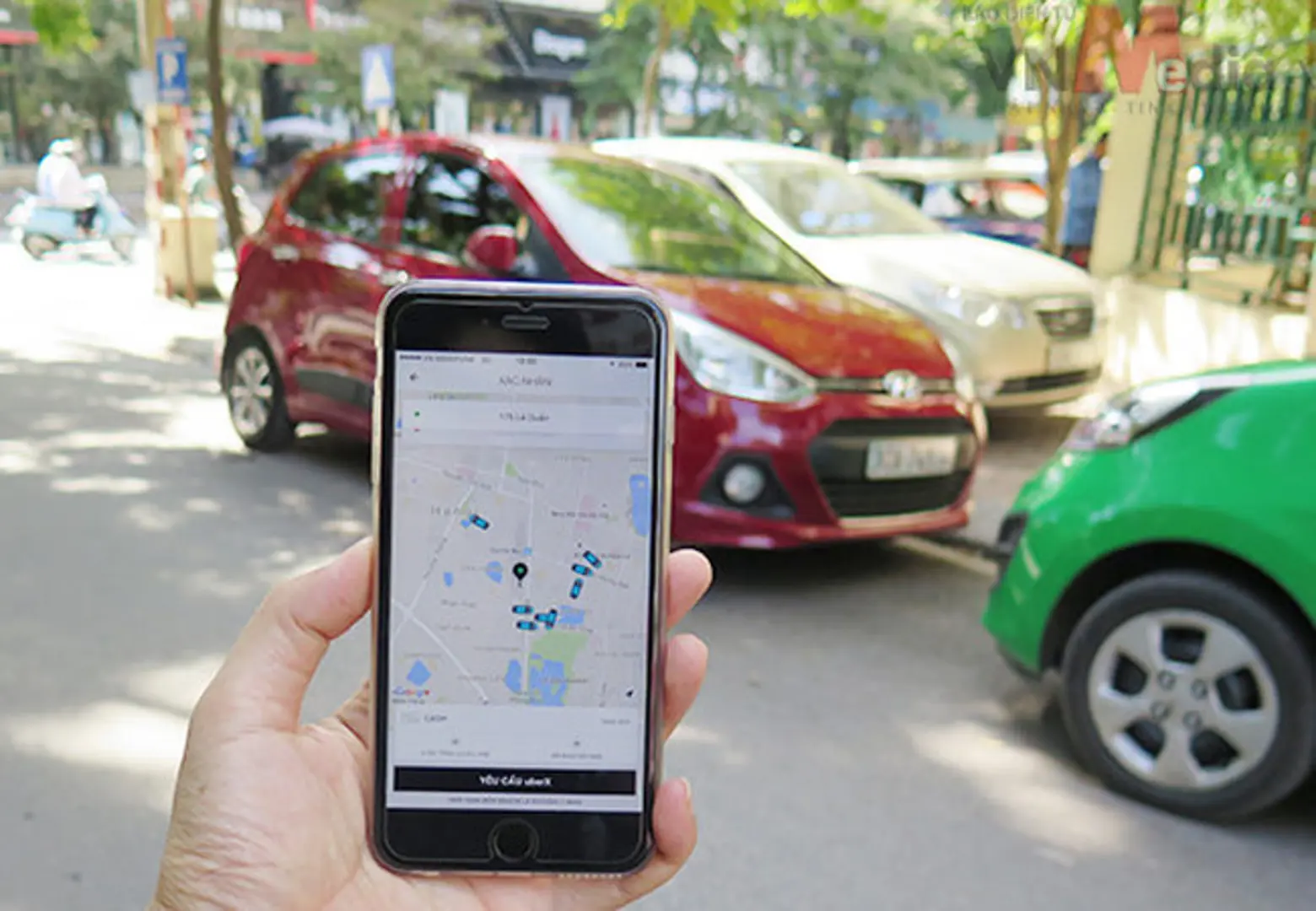 Tìm xe buýt Hà Nội như tìm Grab, Uber