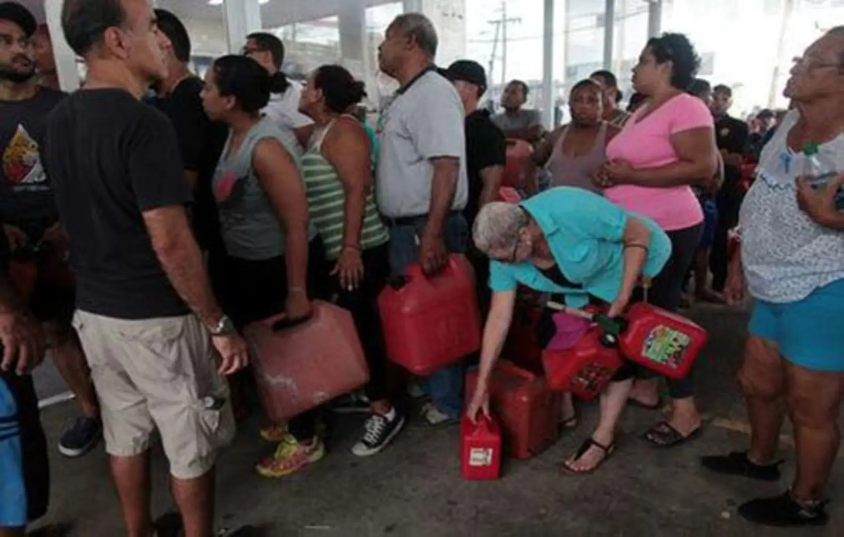 Puerto Rico phải sơ tán 70.000 dân do bão Maria đe dọa làm vỡ đập