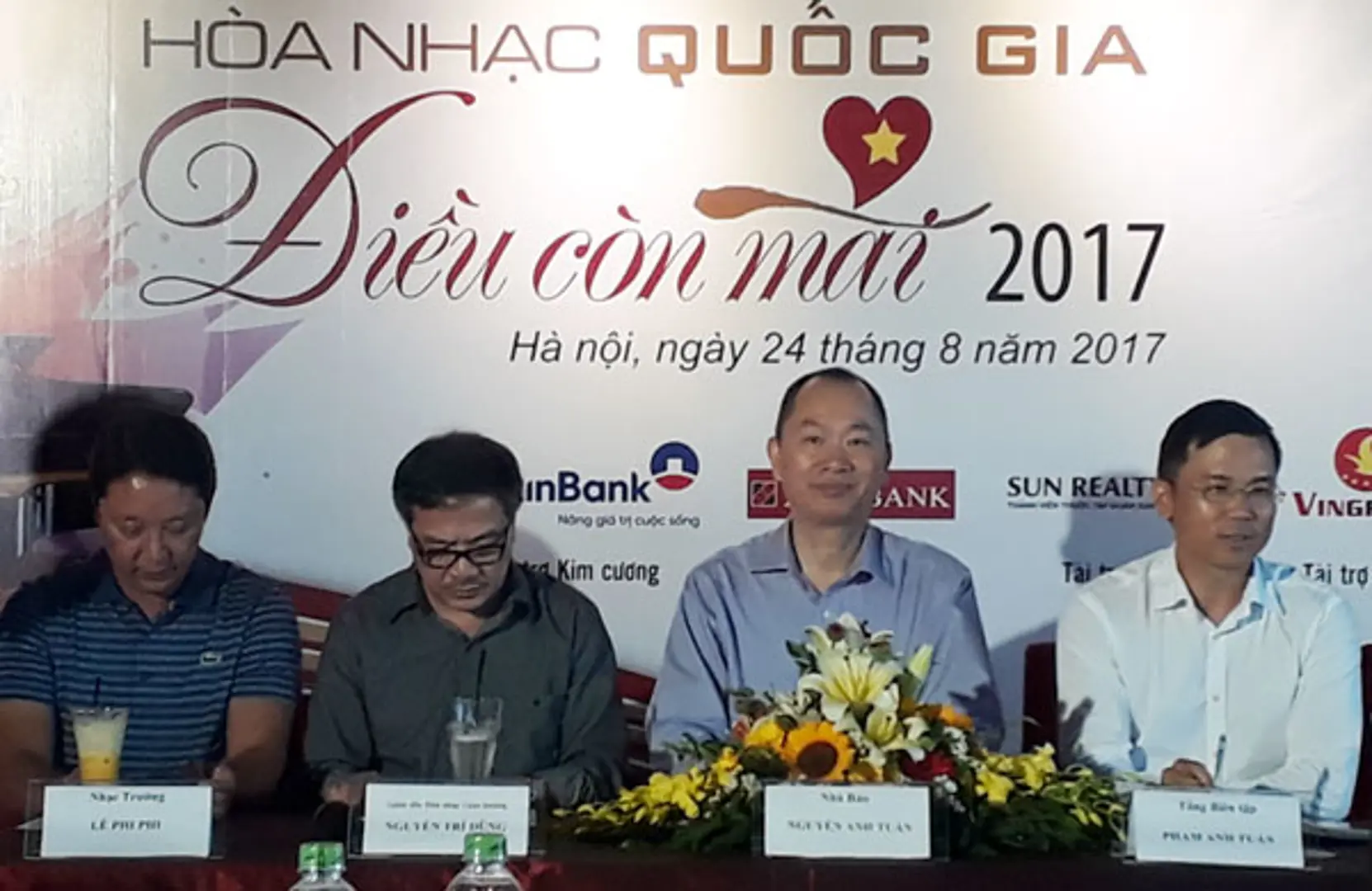 Hòa nhạc Điều còn mãi 2017 vắng bóng “sao”