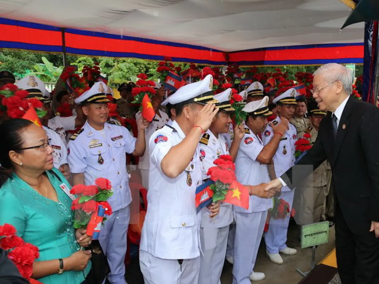 Tổng Bí thư Nguyễn Phú Trọng thăm cảng quốc tế Preah Sihanouk