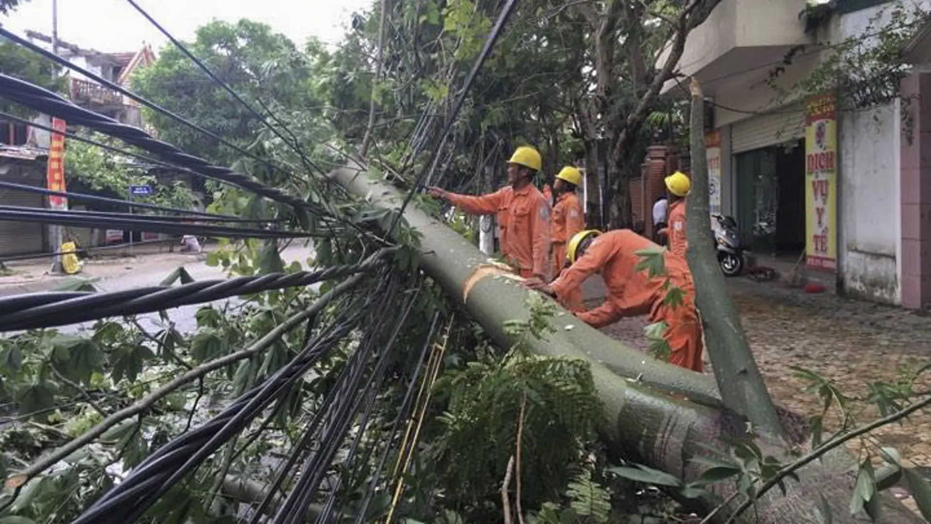 Chủ động ứng phó với mưa lũ, sạt lở đất