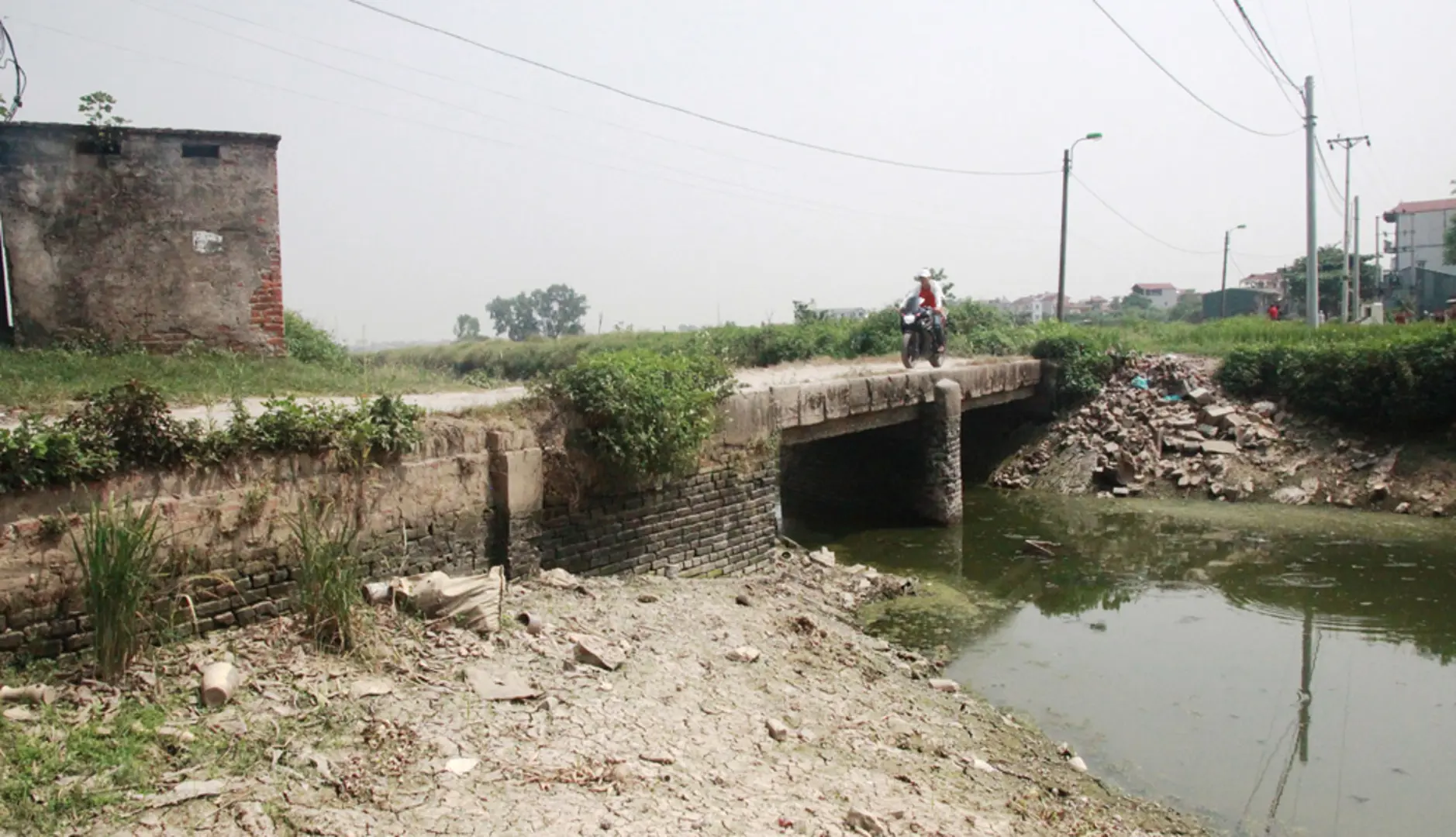 Hiểm họa trên cầu chùa Dậu