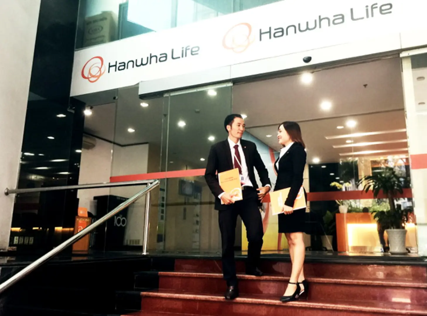 Hanwha Life Việt Nam mở rộng mạng lưới 100 điểm phục vụ khách hàng