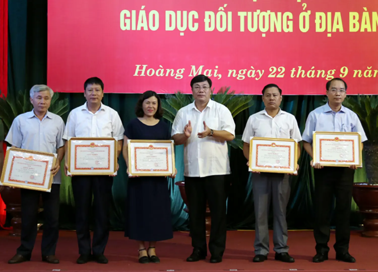 Công an quận Hoàng Mai làm tốt công tác quản lý dân cư