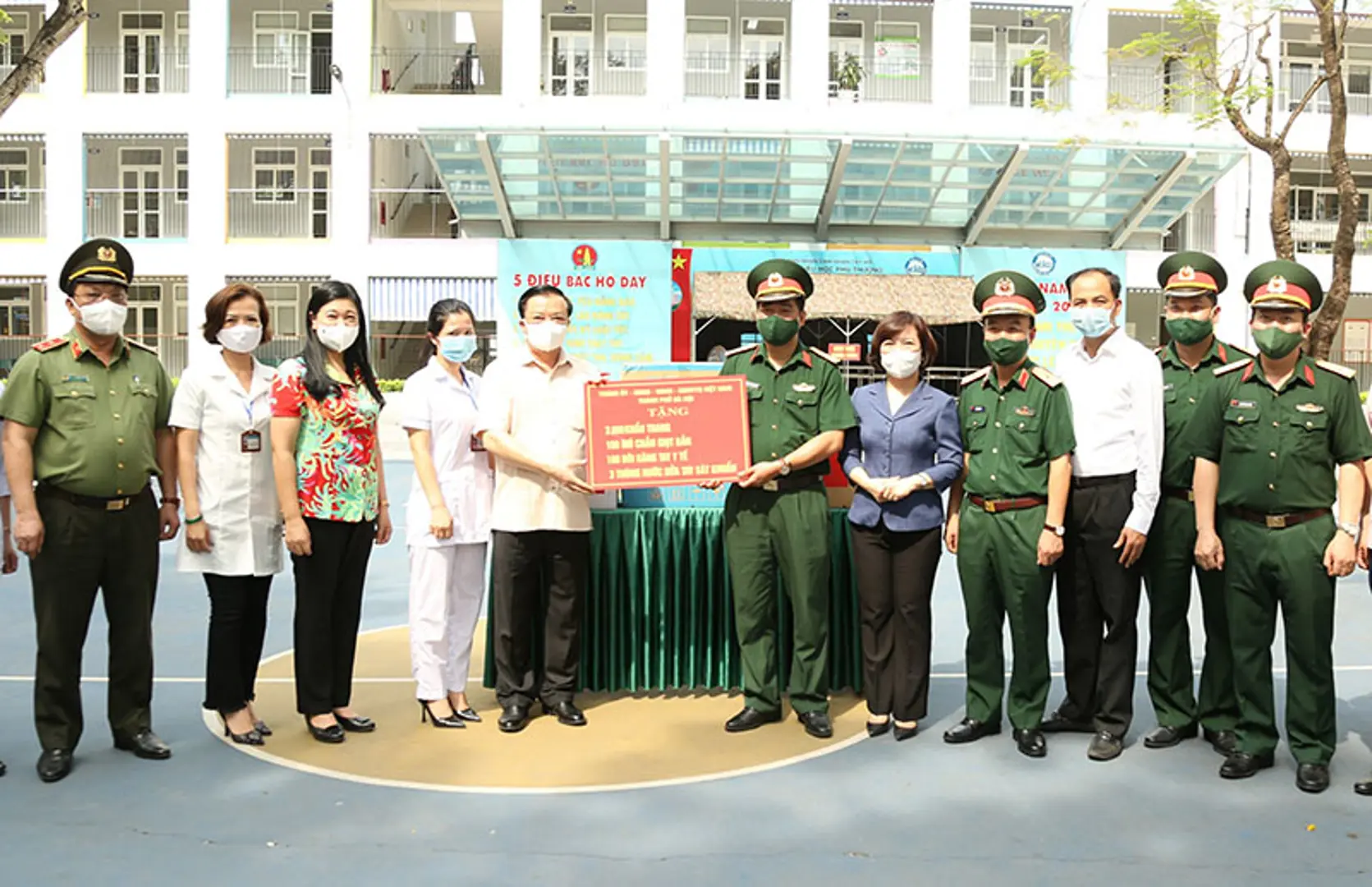 Bí thư Thành ủy Hà Nội Đinh Tiến Dũng: Tự hào, tin tưởng vào ý chí, sức mạnh của quân và dân Thủ đô