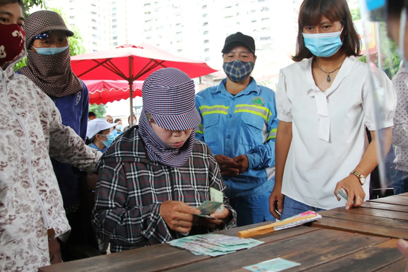 Công ty CP Đầu tư phát triển Công nghệ cao Minh Quân hoàn thành trả nợ lương công nhân