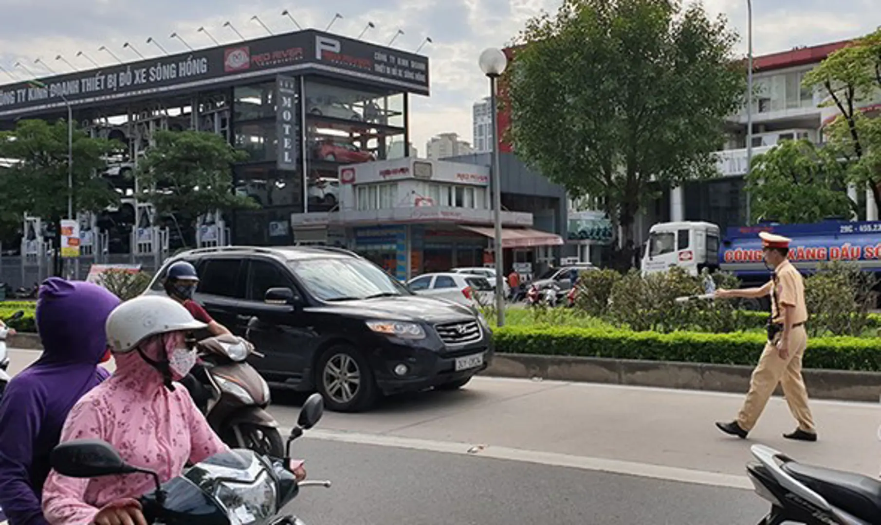 Mức xử phạt đối với ô tô đi vào làn xe buýt nhanh BRT