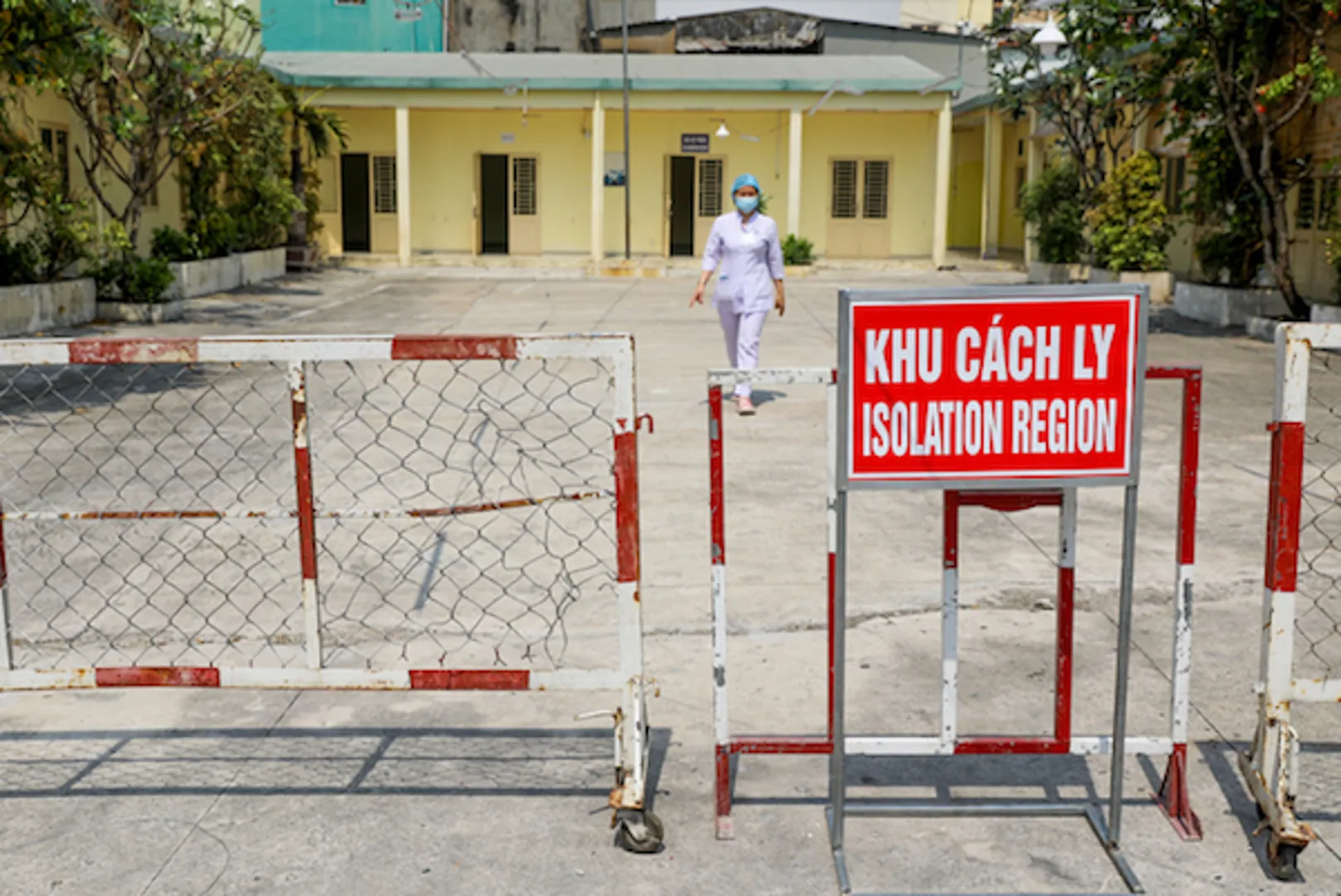 TP Hồ Chí Minh: Nhiều quận, huyện lo khu cách ly quá tải