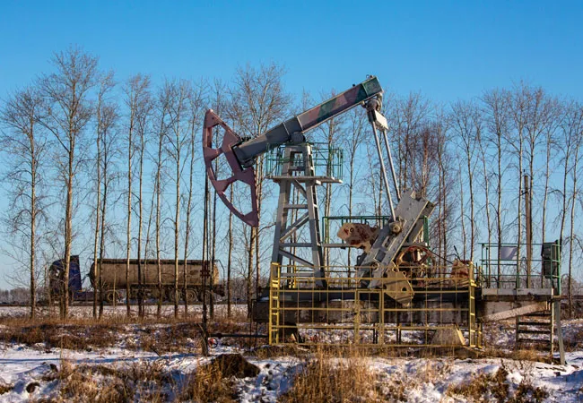 OPEC+ trước sức ép không để giá dầu mỏ tăng quá “nóng”