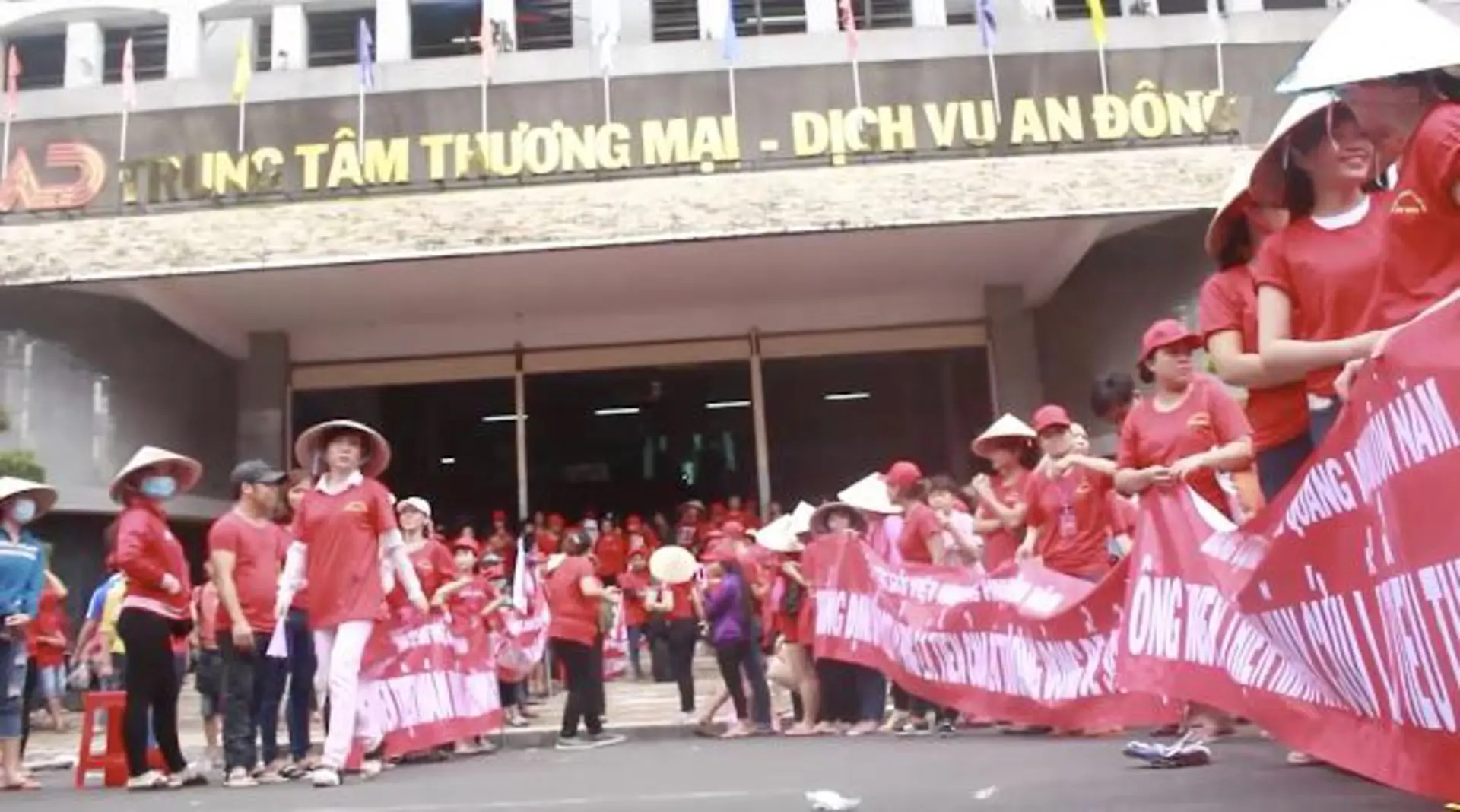 TP Hồ Chí Minh: Vì sao tiểu thương chợ An Đông bãi thị?