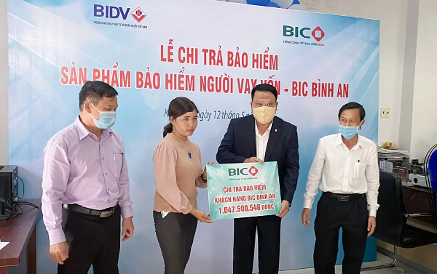 BIC chi trả hơn 1 tỷ đồng quyền lợi bảo hiểm cho khách hàng vay vốn tại Kon Tum