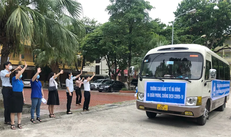Trường Cao đẳng Y tế Hà Đông xuất quân hỗ trợ phòng, chống dịch Covid-19