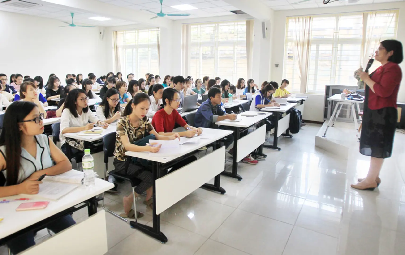 Không thể áp tư duy doanh nghiệp vào trường đại học