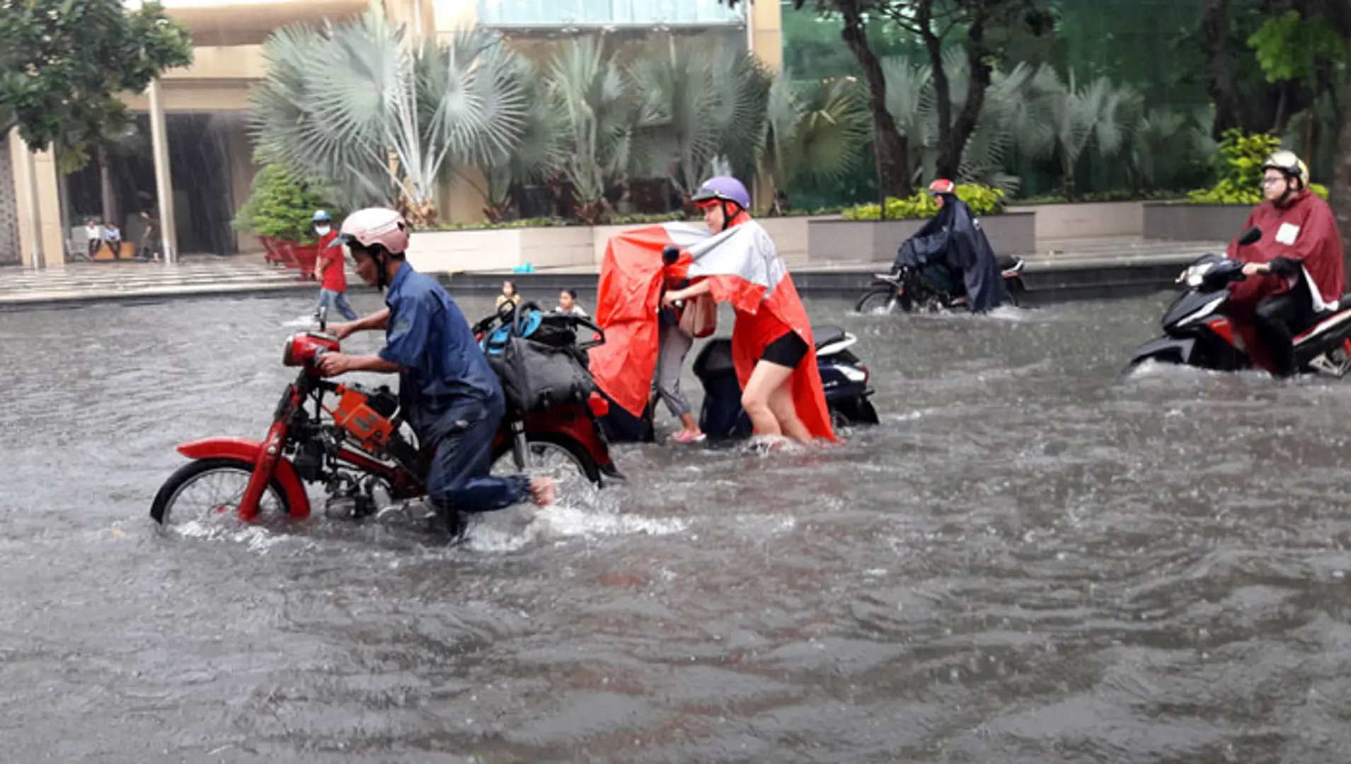 TP Hồ Chí Minh: Loay hoay… chống ngập