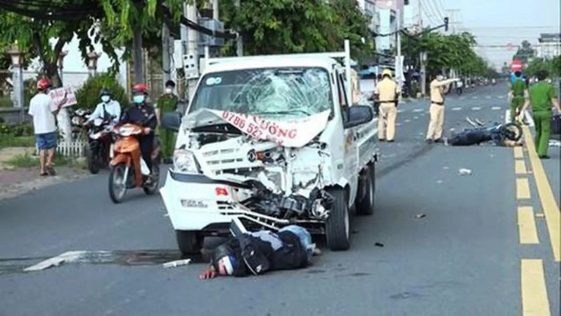 Tai nạn giao thông mới nhất hôm nay (21/7): CSGT truy đuổi “xế hộp” vượt chốt kiểm dịch như phim hành động