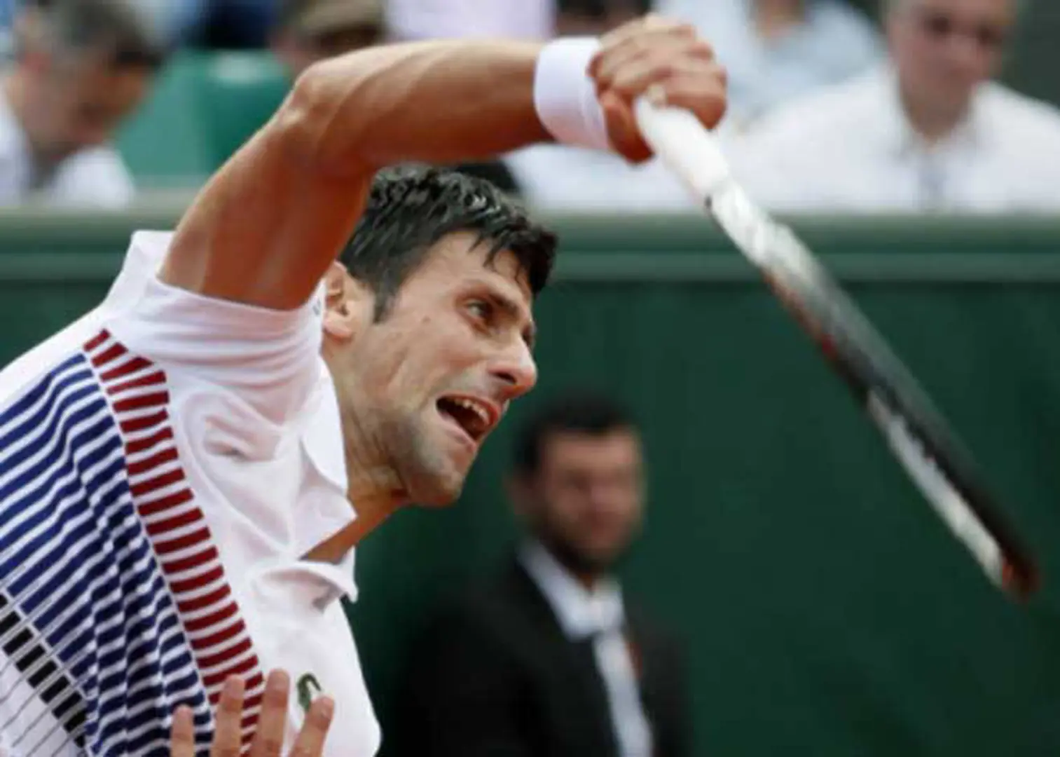 Roland Garros: Murray thắng dễ, Djokovic chật vật vào vòng 4