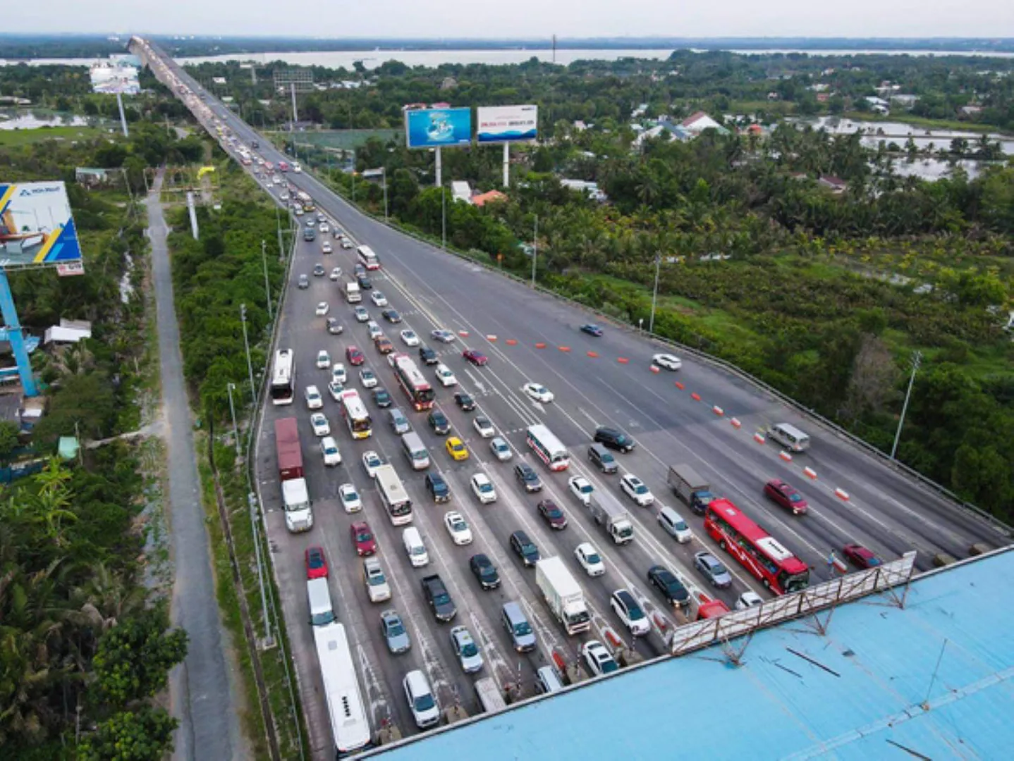 170 xe máy cố tình đi vào cao tốc TP Hồ Chí Minh - Long Thành - Dầu Giây