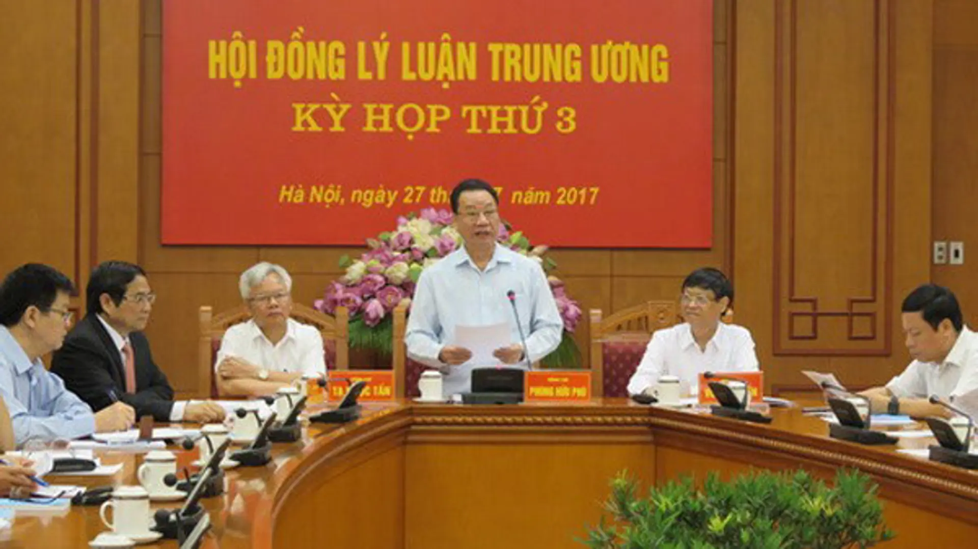 Kỳ họp thứ ba Hội đồng Lý luận Trung ương nhiệm kỳ 2016-2021