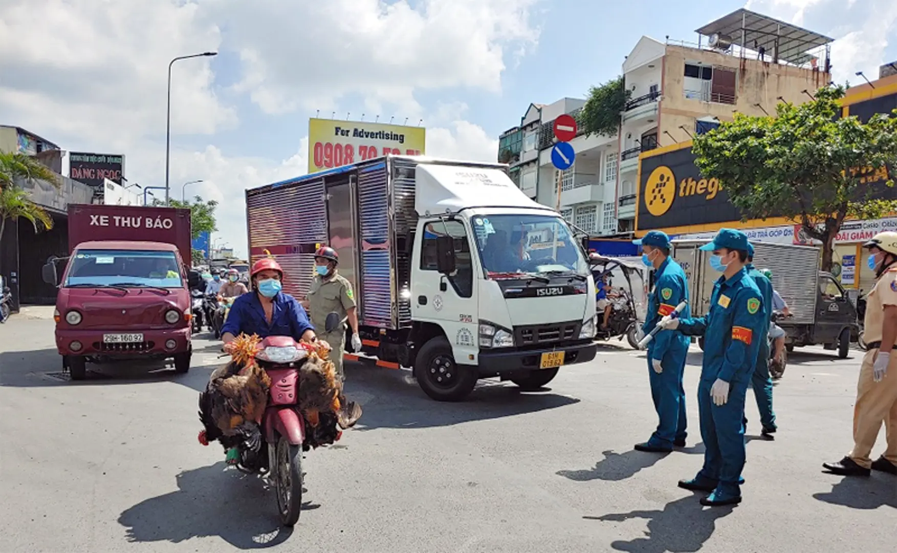 TP Hồ Chí Minh tạm dừng hoạt động các chốt, trạm kiểm soát phòng, chống dịch Covid-19