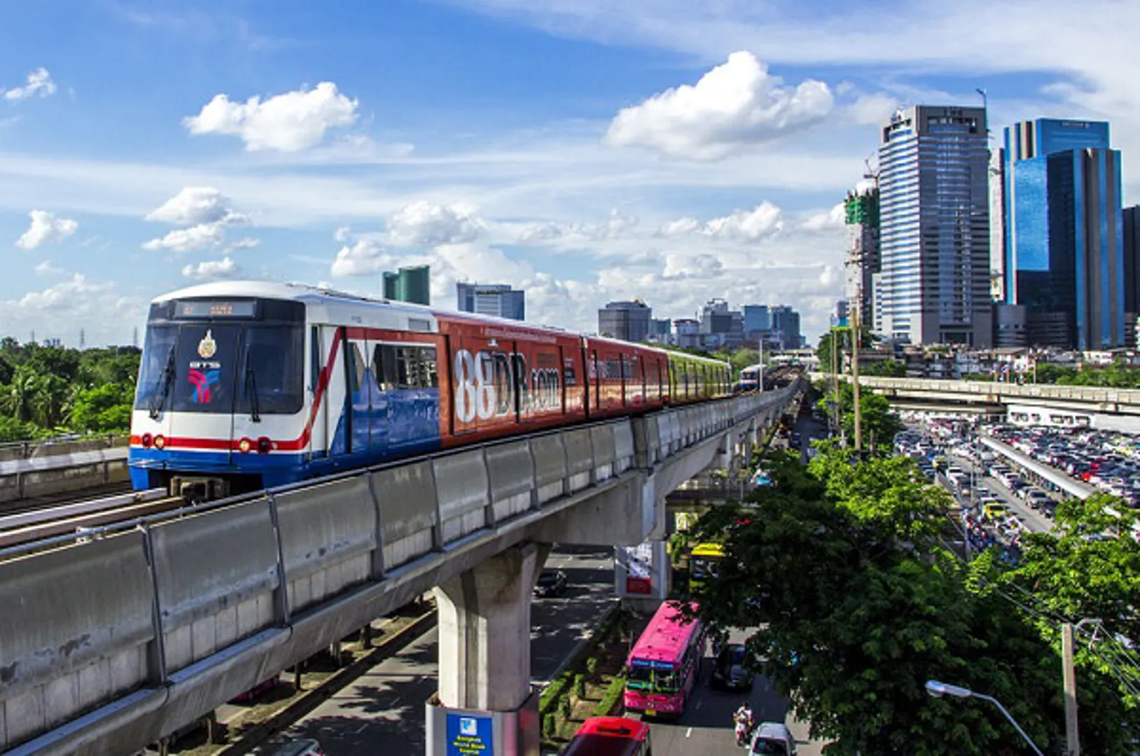 Kinh nghiệm hạn chế phương tiện cá nhân ở các nước - Bài 2: SkyTrain kiến tạo mỹ quan đô thị