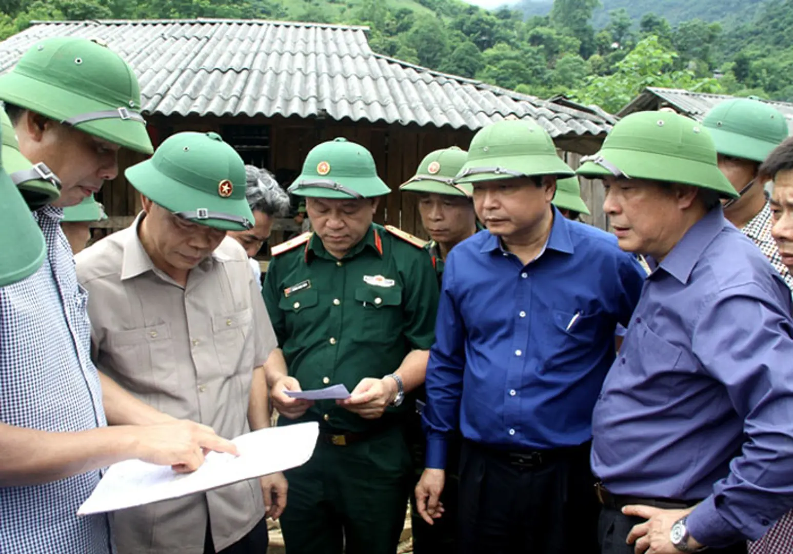 Bộ trưởng Nguyễn Xuân Cường: Nơi nào nguy hiểm, phải kiên quyết di dời dân