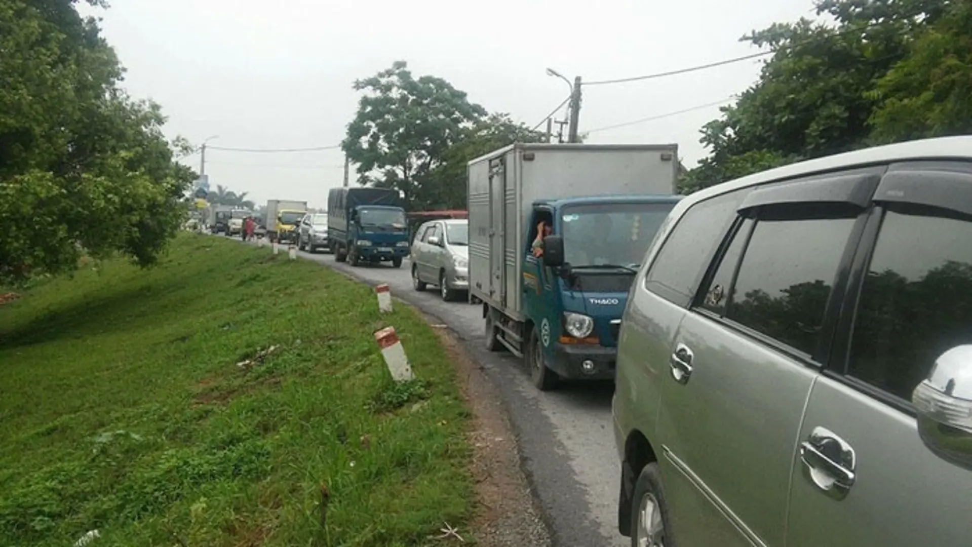 Huyện Gia Lâm: Nhiều biện pháp đảm bảo an toàn giao thông trên tuyến đê Phù Đổng